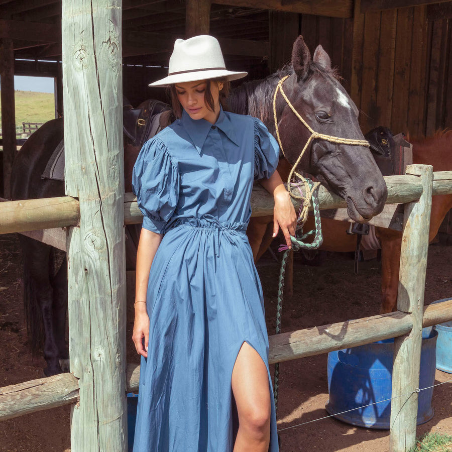 Model wears the Durango Fedora in Beige