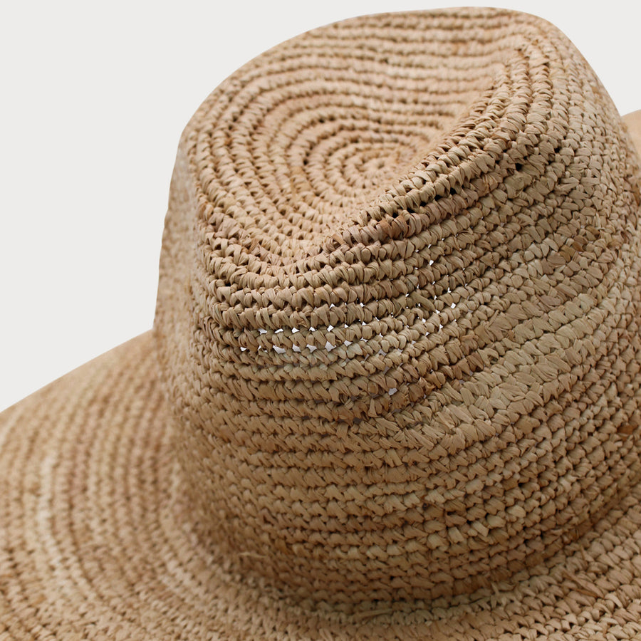 Cassis Fedora in Natural